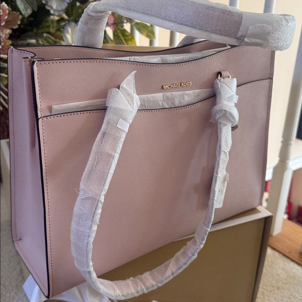 Michael Kors Large Tote Jet set travel Brand New Authentic 15x11 - Picture 2 of 10